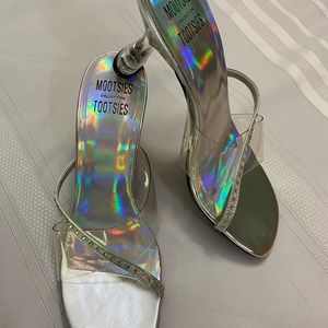 Mootsies Tootsies Collection Womens Clear Rhinestone Embellished Heels size 7.5